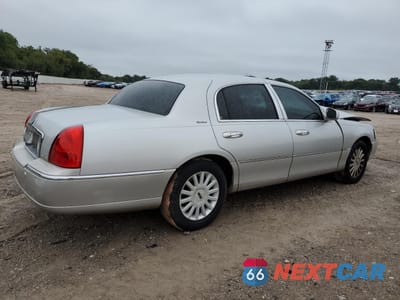 Trzecie zdjęcie samochodu z tyłu: 2005 LINCOLN TOWN CAR SIGNATURE VIN:1LNHM81W65Y650903 - miniatura