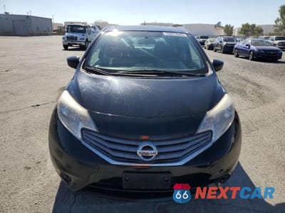 Piąte zdjęcie samochodu w środku: 2016 NISSAN VERSA NOTE S VIN:3N1CE2CP4GL373965 - miniatura