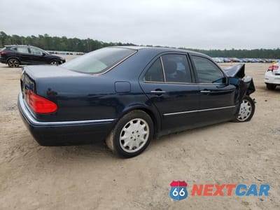 Trzecie zdjęcie samochodu z tyłu: 1996 MERCEDES-BENZ E 320 VIN:WDBJF55FXTJ004888 - miniatura