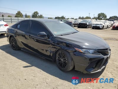 Czwarte zdjęcie samochodu z boku: 2019 TOYOTA CAMRY L VIN:4T1B11HK6KU245023 - miniatura