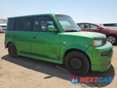 Czwarte zdjęcie samochodu z boku: 2006 TOYOTA SCION XB VIN:JTLKT334664070625 - miniatura