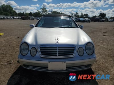 Piąte zdjęcie samochodu w środku: 2000 MERCEDES-BENZ CLK 430 VIN:WDBLK70G7YT053915 - miniatura