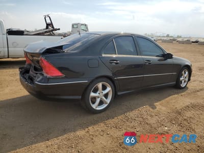 Trzecie zdjęcie samochodu z tyłu: 2005 MERCEDES-BENZ C 230K SPORT SEDAN VIN:WDBRF40J85F631460 - miniatura