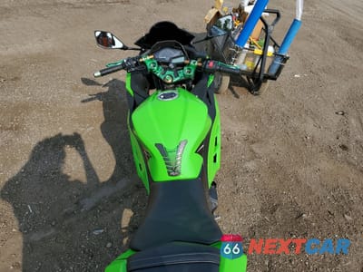 Zdjęcie 6 z 10 samochodu: 2014 KAWASAKI EX300 B VIN:JKAEX8B19EA008258 - miniatura