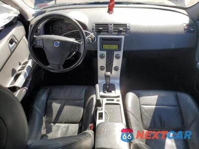 Zdjęcie 8 z 13 samochodu: 2011 VOLVO S40 T5 VIN:YV1672MS2B2537919 - miniatura