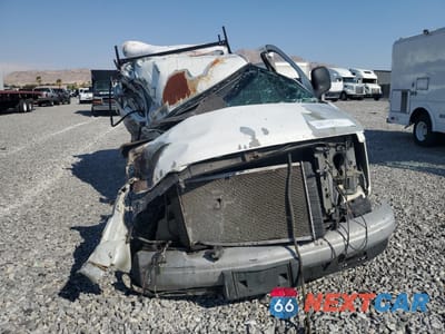 Piąte zdjęcie samochodu w środku: 2002 CHEVROLET EXPRESS G2500 VIN:1GCFG25M321197840 - miniatura