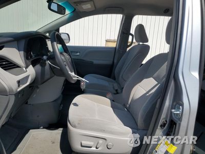 Zdjęcie 7 z 15 samochodu: 2017 TOYOTA SIENNA LE VIN:5TDKZ3DC9HS892083 - miniatura