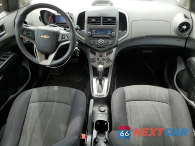 Zdjęcie 8 z 12 samochodu: 2013 CHEVROLET SONIC LT VIN:1G1JC5SH8D4142681 - miniatura