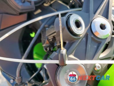 Zdjęcie 8 z 10 samochodu: 2022 KAWASAKI ZX636 K VIN:JKBZXJG17NA019739 - miniatura