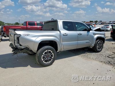Trzecie zdjęcie samochodu z tyłu: 2024 TOYOTA TACOMA DOUBLE CAB VIN:3TMKB5FN1RM008606 - miniatura