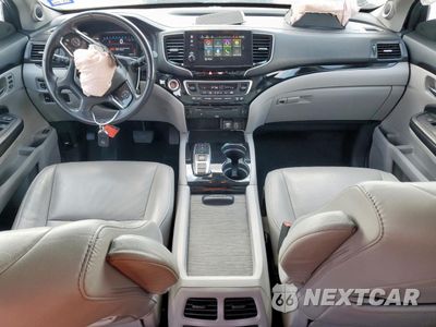 Zdjęcie 8 z 17 samochodu: 2019 HONDA PILOT TOURING VIN:5FNYF5H98KB032524 - miniatura