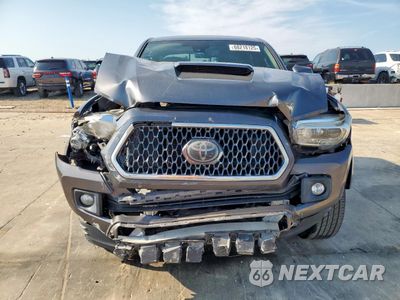 Piąte zdjęcie samochodu w środku: 2018 TOYOTA TACOMA DOUBLE CAB VIN:5TFAZ5CN9JX058762 - miniatura