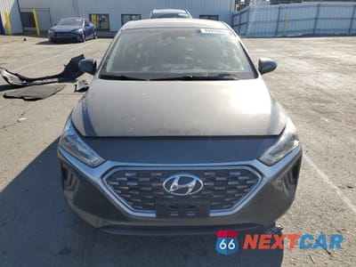 Piąte zdjęcie samochodu w środku: 2020 HYUNDAI IONIQ BLUE VIN:KMHC65LC3LU227478 - miniatura
