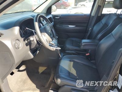 Zdjęcie 7 z 13 samochodu: 2016 JEEP COMPASS LATITUDE VIN:1C4NJCEA9GD620595 - miniatura