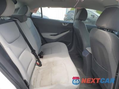 Zdjęcie 10 z 15 samochodu: 2021 HYUNDAI IONIQ BLUE VIN:KMHC65LCXMU258082 - miniatura