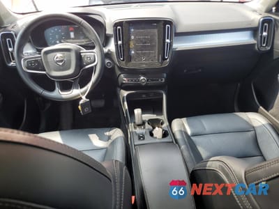 Zdjęcie 8 z 14 samochodu: 2020 VOLVO XC40 T5 MOMENTUM VIN:YV4162UK0L2319270 - miniatura