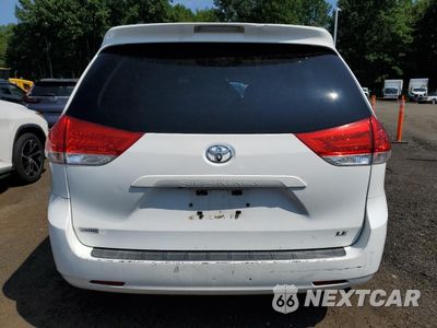 Zdjęcie 6 z 14 samochodu: 2013 TOYOTA SIENNA LE VIN:5TDKK3DC1DS308435 - miniatura