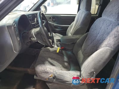 Zdjęcie 7 z 12 samochodu: 2000 GMC SONOMA VIN:1GTDT19W5YK220885 - miniatura