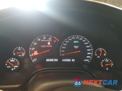 Zdjęcie 9 z 12 samochodu: 2004 CHEVROLET CORVETTE Z06 VIN:1G1YY12S645113100 - miniatura