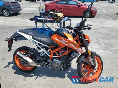 2018 KTM 390 DUKE MD2JPJ402JC281793 - główne zdjęcie licytacji z USA - miniatura