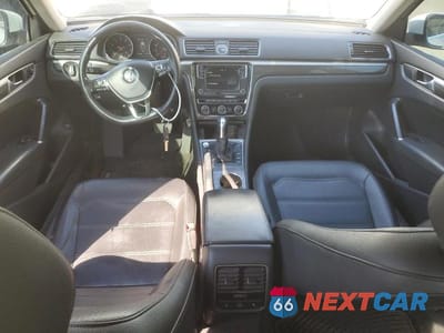 Zdjęcie 8 z 12 samochodu: 2017 VOLKSWAGEN PASSAT VIN:1VWGT7A35HV023174 - miniatura