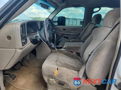 Zdjęcie 7 z 12 samochodu: 2002 CHEVROLET SILVERADO C2500 HEAVY DUTY VIN:1GCHC23U12F181243 - miniatura