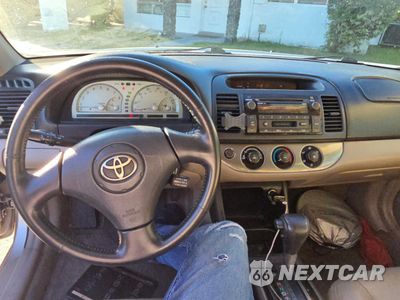Zdjęcie 9 z 11 samochodu: 2002 TOYOTA CAMRY LE VIN:4T1BE32K32U537639 - miniatura
