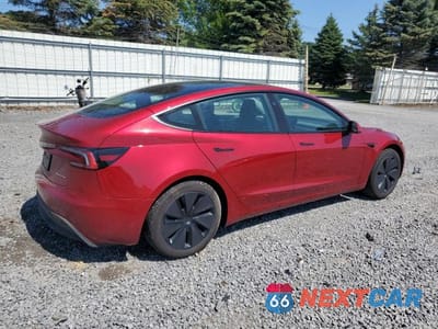 Trzecie zdjęcie samochodu z tyłu: 2025 TESLA MODEL 3 VIN:5YJ3E1EBXSF943774 - miniatura