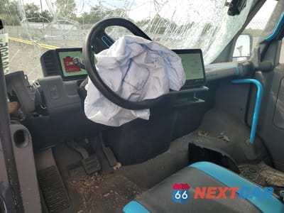 Zdjęcie 8 z 14 samochodu: 2024 RIVIAN EDV 700 VIN:7FCEHEB27RN018984 - miniatura