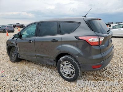 Drugie zdjęcie samochodu z przodu: 2018 FORD ESCAPE S VIN:1FMCU0F74JUC40101 - miniatura