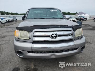 Piąte zdjęcie samochodu w środku: 2004 TOYOTA TUNDRA SR5 VIN:5TBKT44154S441872 - miniatura