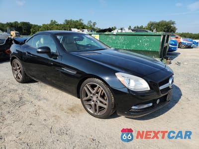 Czwarte zdjęcie samochodu z boku: 2014 MERCEDES-BENZ SLK 250 VIN:WDDPK4HA8EF080820 - miniatura