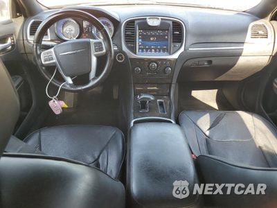 Zdjęcie 8 z 13 samochodu: 2013 CHRYSLER 300C VIN:2C3CCAEG0DH659279 - miniatura