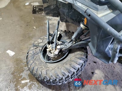 Zdjęcie 9 z 12 samochodu: 2024 CAN-AM COMMANDER XT 1000R VIN:3JBAKAX45RE001911 - miniatura