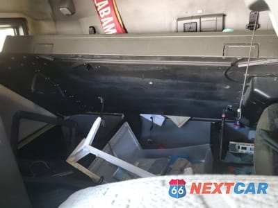 Zdjęcie 6 z 10 samochodu: 2021 VOLVO VNL SEMI TRUCK VIN:4V4NC9EH8MN600116 - miniatura