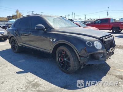 Czwarte zdjęcie samochodu z boku: 2017 BENTLEY BENTAYGA VIN:SJAAC2ZV4HC015747 - miniatura