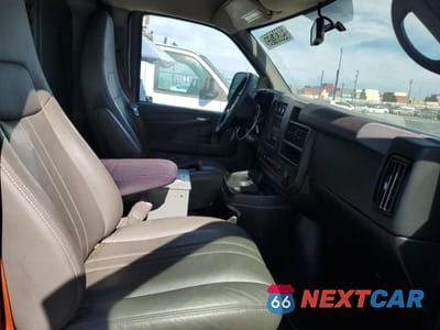 Zdjęcie 10 z 13 samochodu: 2014 CHEVROLET EXPRESS G2500 VIN:1GCWGFCB8E1134021 - miniatura