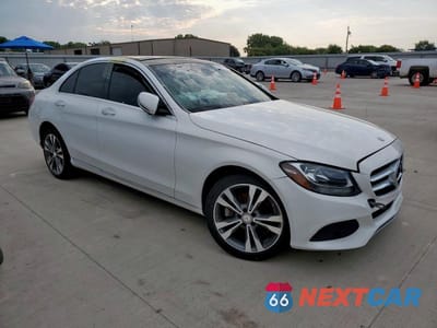 Czwarte zdjęcie samochodu z boku: 2016 MERCEDES-BENZ C 300 4MATIC VIN:55SWF4KB5GU167625 - miniatura
