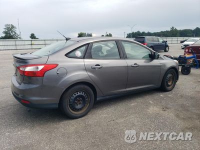 Trzecie zdjęcie samochodu z tyłu: 2013 FORD FOCUS SE VIN:1FADP3F21DL259470 - miniatura