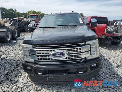 Piąte zdjęcie samochodu w środku: 2017 FORD F350 SUPER DUTY VIN:1FT8W3DT8HED63569 - miniatura