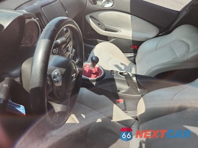 Zdjęcie 8 z 12 samochodu: 2010 NISSAN 370Z VIN:JN1AZ4EH4AM501101 - miniatura