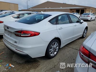 Trzecie zdjęcie samochodu z tyłu: 2020 FORD FUSION SE VIN:3FA6P0LU6LR177070 - miniatura