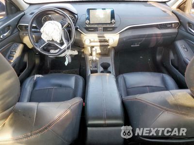 Zdjęcie 8 z 14 samochodu: 2019 NISSAN ALTIMA SR VIN:1N4BL4CV3KC111924 - miniatura