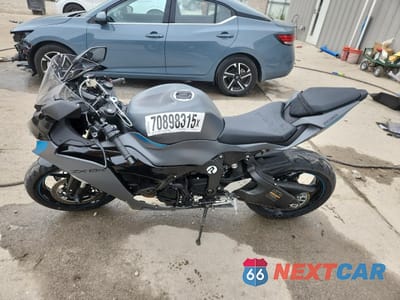Trzecie zdjęcie samochodu z tyłu: 2025 KAWASAKI ZX636 K VIN:JKBZXJK12SA008652 - miniatura