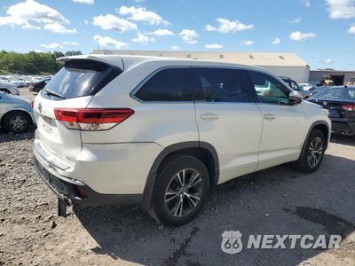 Trzecie zdjęcie samochodu z tyłu: 2018 TOYOTA HIGHLANDER LE VIN:5TDBZRFH5JS831377 - miniatura