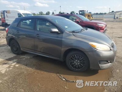 Czwarte zdjęcie samochodu z boku: 2009 TOYOTA MATRIX VIN:2T1KU40E29C084812 - miniatura