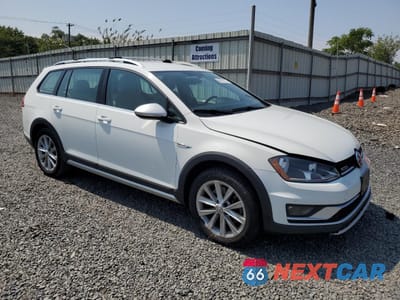Czwarte zdjęcie samochodu z boku: 2017 VOLKSWAGEN GOLF ALLTRACK S VIN:3VWH17AU8HM530894 - miniatura