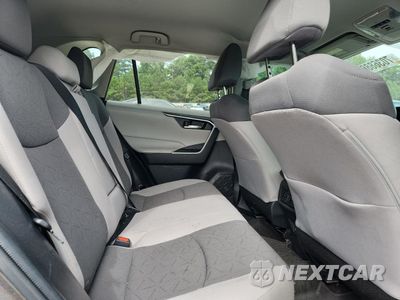 Zdjęcie 11 z 15 samochodu: 2021 TOYOTA RAV4 XLE VIN:2T3W1RFV9MC170634 - miniatura