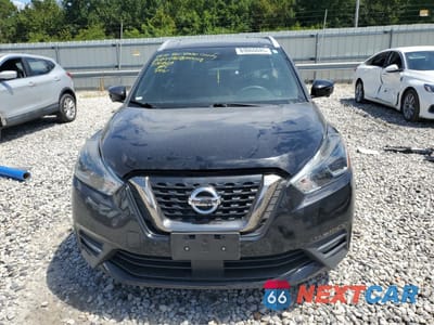 Piąte zdjęcie samochodu w środku: 2020 NISSAN KICKS SR VIN:3N1CP5DV4LL516609 - miniatura