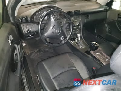 Zdjęcie 8 z 12 samochodu: 2003 MERCEDES-BENZ C 230K SPORT COUPE VIN:WDBRN40JX5A691336 - miniatura